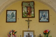 64 Interno della santella di San Rocco